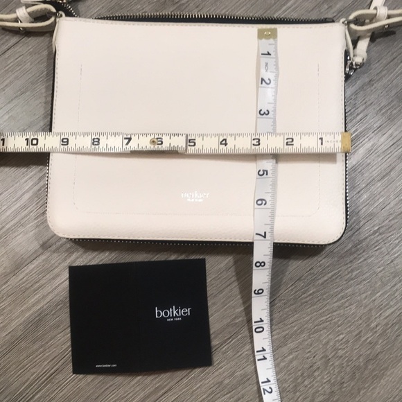 Botkier NWT White Pebbled Leather Expandable Crossbody Handbag - Picture 16 of 16